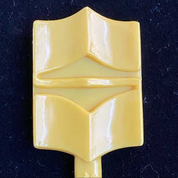 Lot of 2 Vintage Shangri-La Hotel Swizzle Sticks/Cocktail Stirrers - Picture 4 of 10